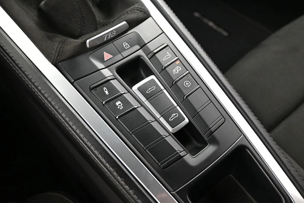 2021 Porsche - Image 21 of 31
