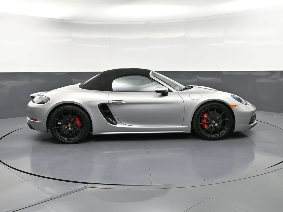 2021 Porsche - Image 8 of 31