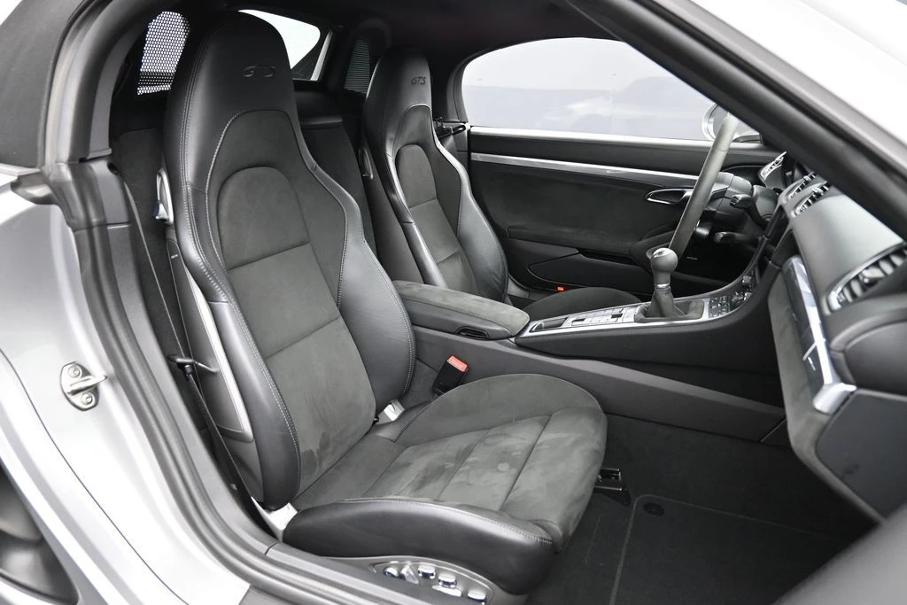 2021 Porsche - Image 24 of 31