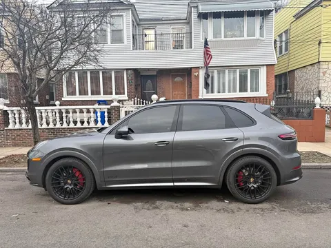 2021 Porsche Cayenne GTS