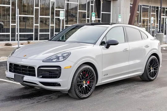 2021 Porsche Cayenne GTS Coupe