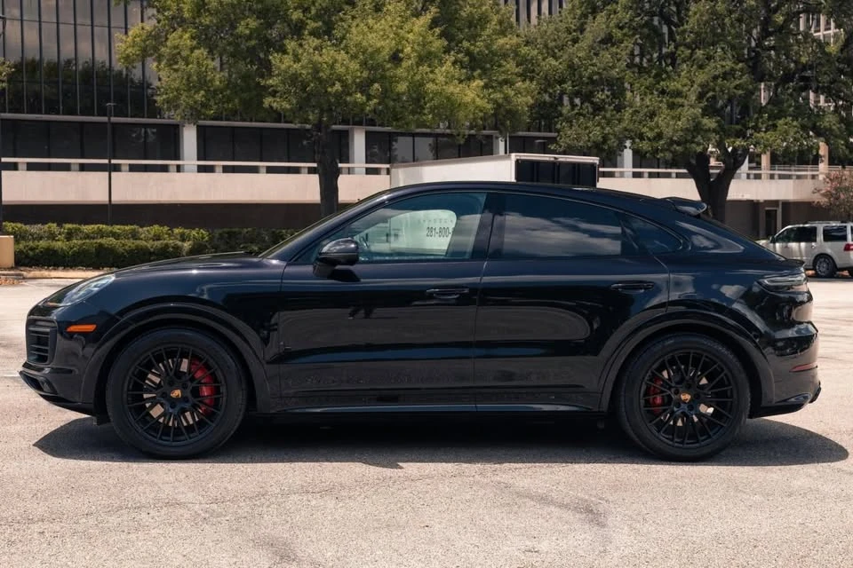 2021 Porsche 9Y0/9Y3 Cayenne GTS - Image 3 of 15