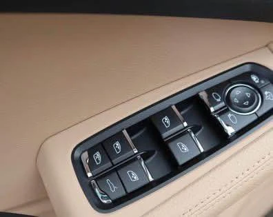 2021 Porsche Macan - Image 8 of 13
