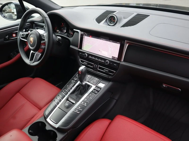 2021 Porsche Macan - Image 15 of 19