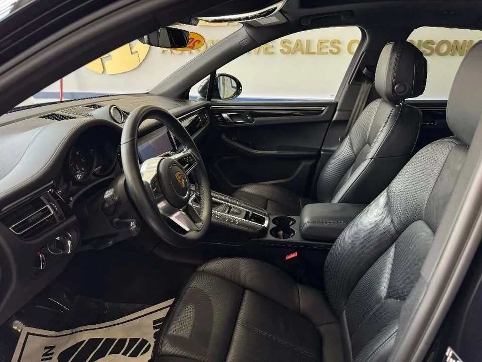 2021 Porsche Macan - Image 8 of 11