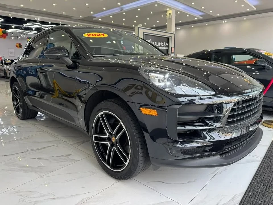 2021 Porsche Macan - Image 2 of 11