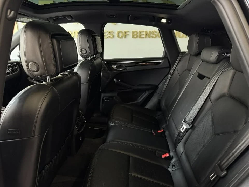2021 Porsche Macan - Image 9 of 11