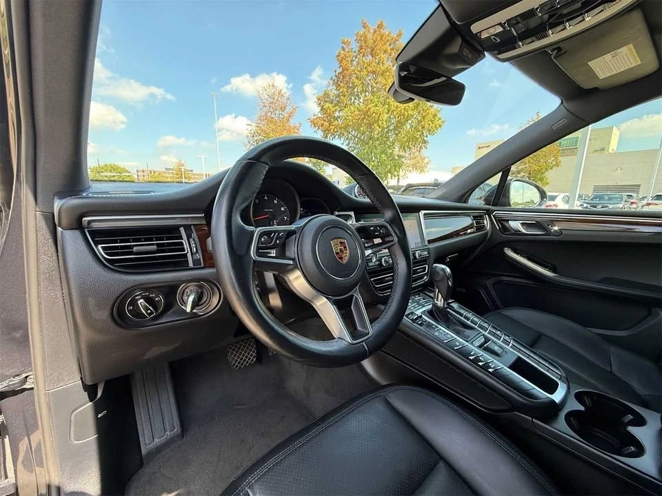 2021 Porsche Macan - Image 2 of 9