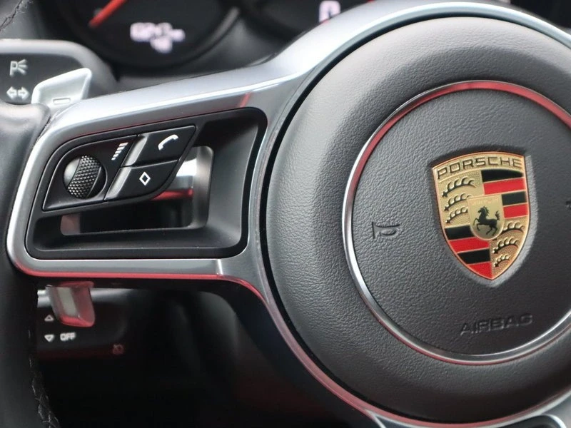 2021 Porsche Macan - Image 13 of 19