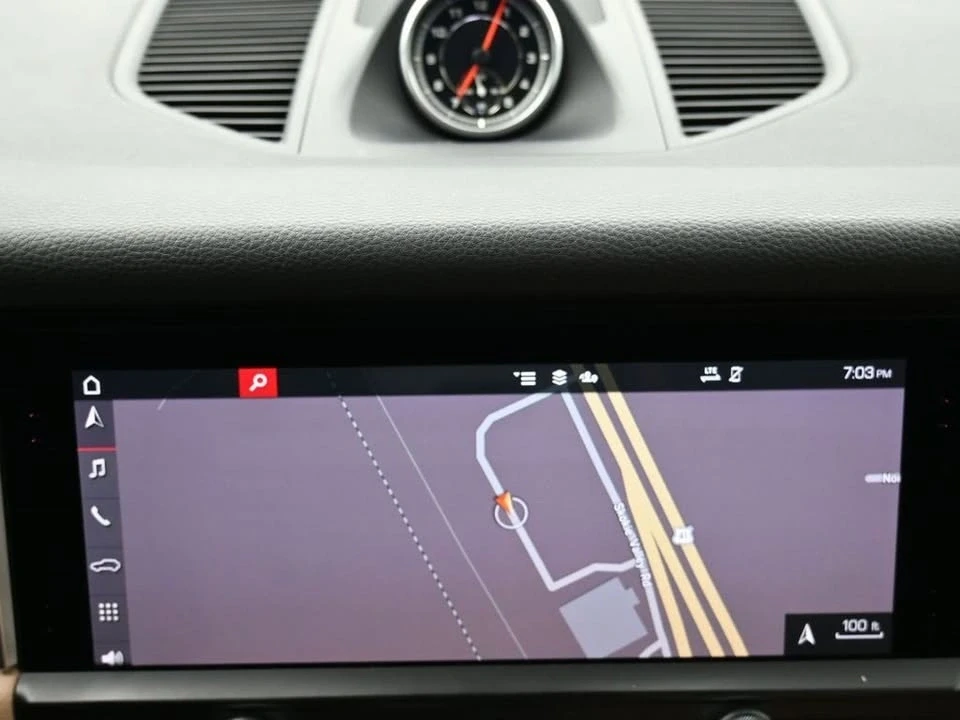 2021 Porsche Macan - Image 11 of 16