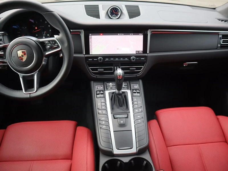 2021 Porsche Macan - Image 10 of 19
