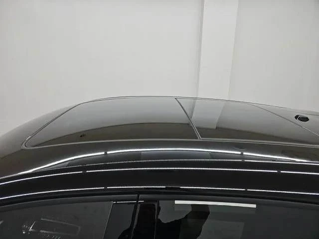 2021 Porsche Macan - Image 3 of 19
