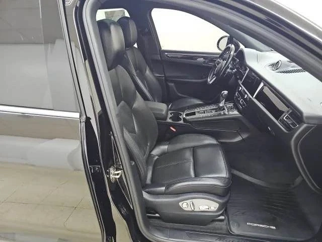 2021 Porsche Macan - Image 14 of 19