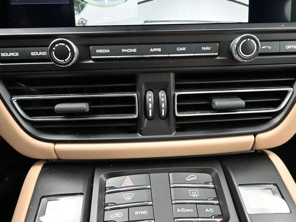 2021 Porsche Macan - Image 13 of 16