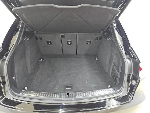2021 Porsche Macan - Image 16 of 19