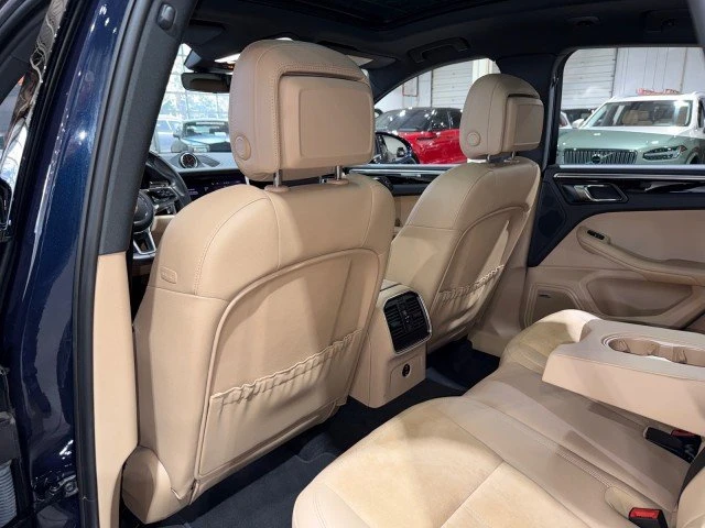 2021 Porsche Macan - Image 12 of 20
