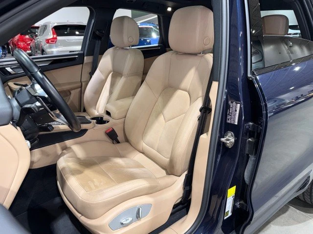 2021 Porsche Macan - Image 10 of 20