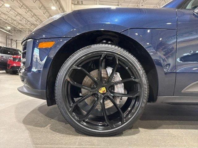 2021 Porsche Macan - Image 19 of 20