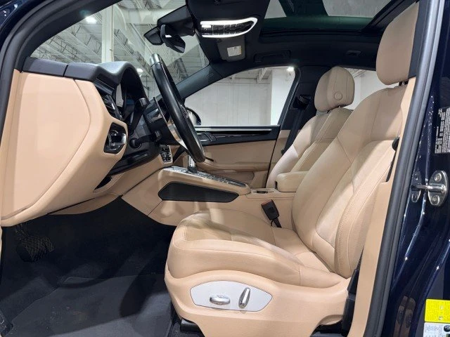 2021 Porsche Macan - Image 11 of 20