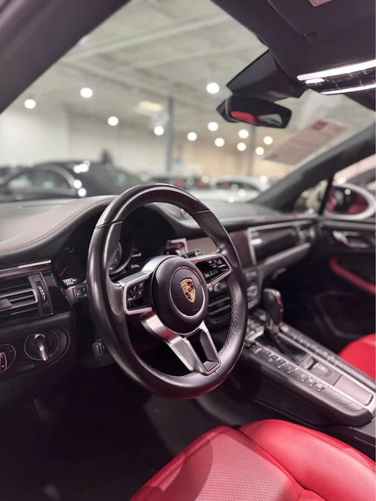 2021 Porsche Macan - Image 8 of 17