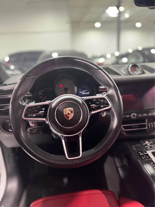 2021 Porsche Macan - Image 9 of 17