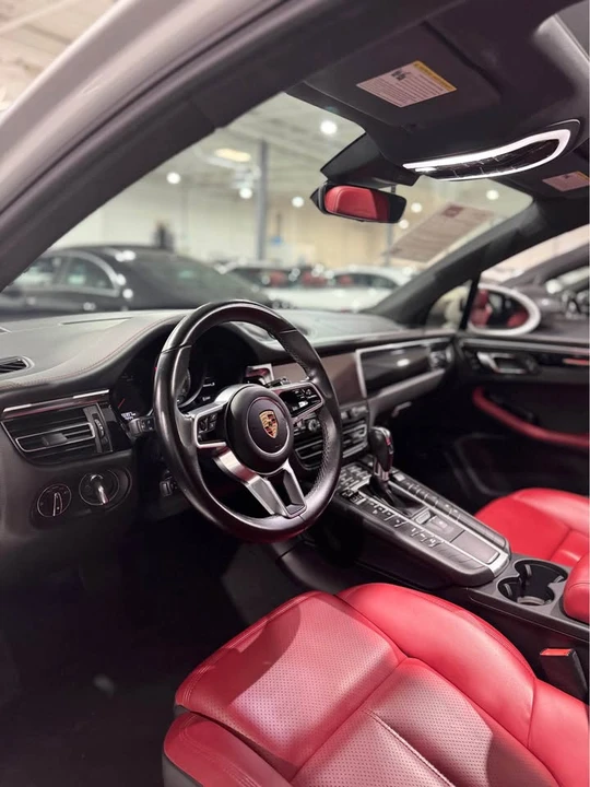 2021 Porsche Macan - Image 7 of 17