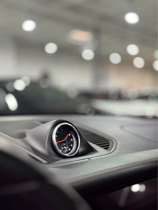 2021 Porsche Macan - Image 12 of 17