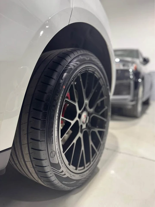 2021 Porsche Macan - Image 17 of 17