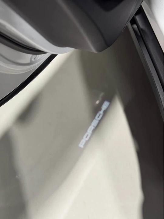 2021 Porsche Macan - Image 14 of 17