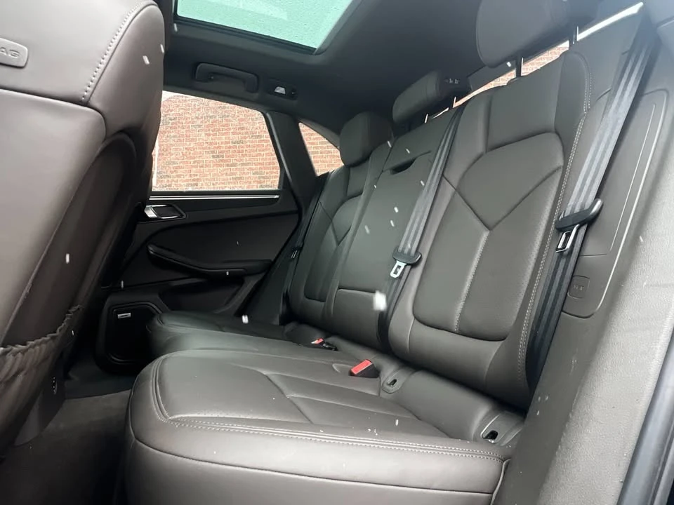 2021 Porsche Macan - Image 12 of 20