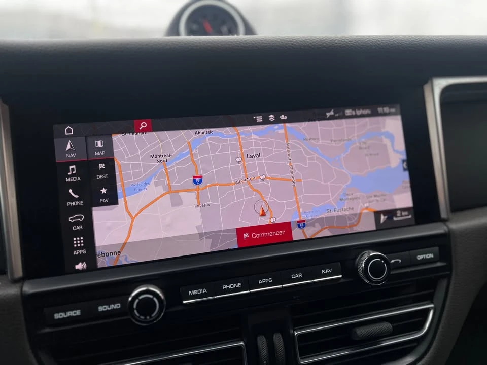 2021 Porsche Macan - Image 17 of 20