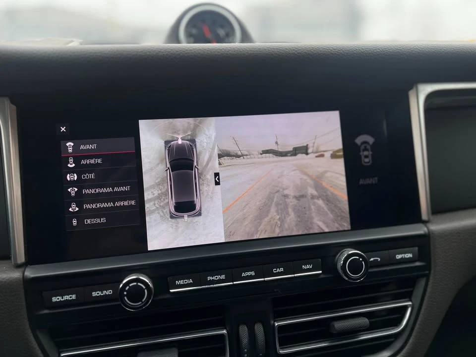 2021 Porsche Macan - Image 16 of 20