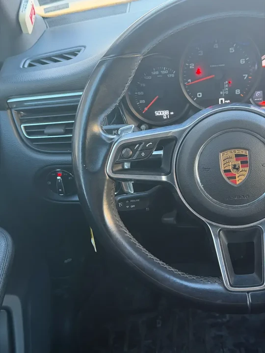 2021 Porsche Macan - Image 10 of 18