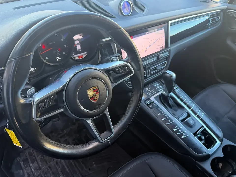 2021 Porsche Macan - Image 8 of 18