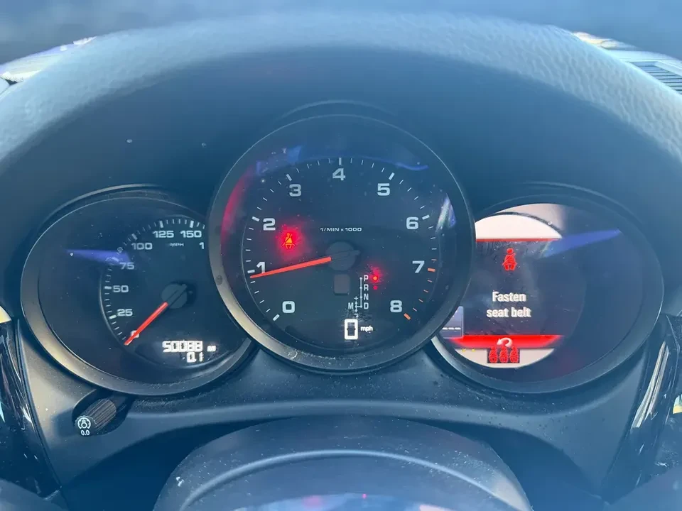 2021 Porsche Macan - Image 13 of 18