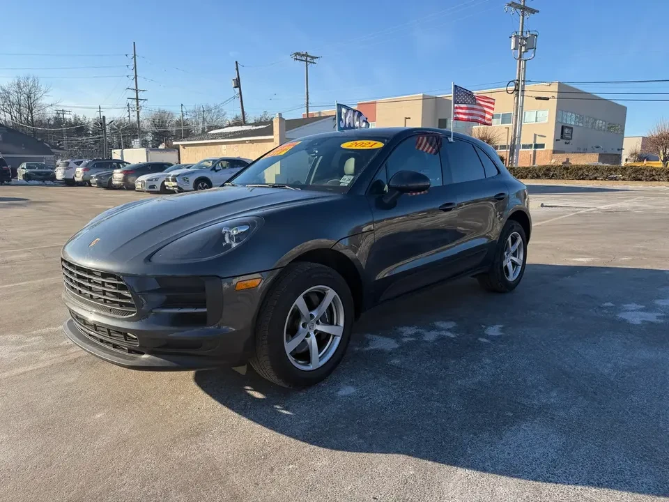 2021 Porsche Macan - Image 2 of 18