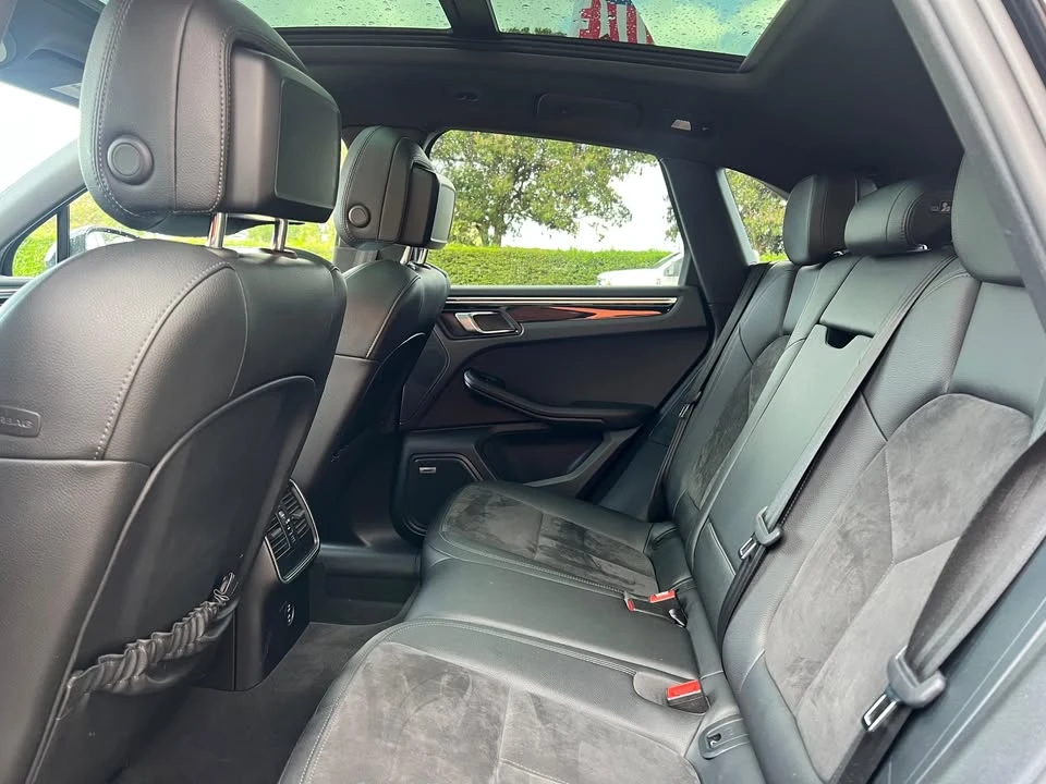 2021 Porsche Macan - Image 7 of 8