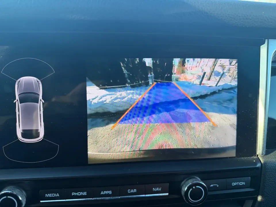 2021 Porsche Macan - Image 12 of 18
