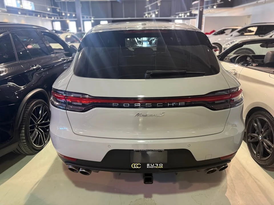 2021 Porsche Macan S - Image 9 of 10