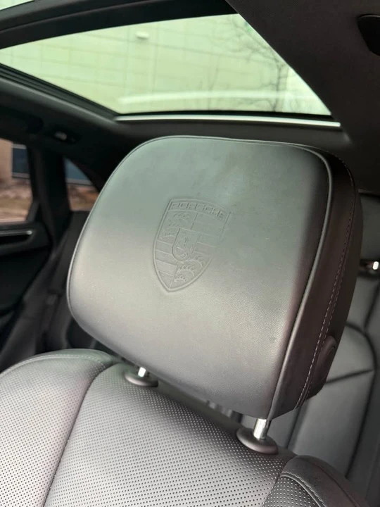 2021 Porsche Macan S - Image 8 of 9