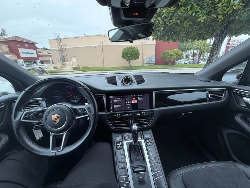 2021 Porsche Macan - Image 7 of 8