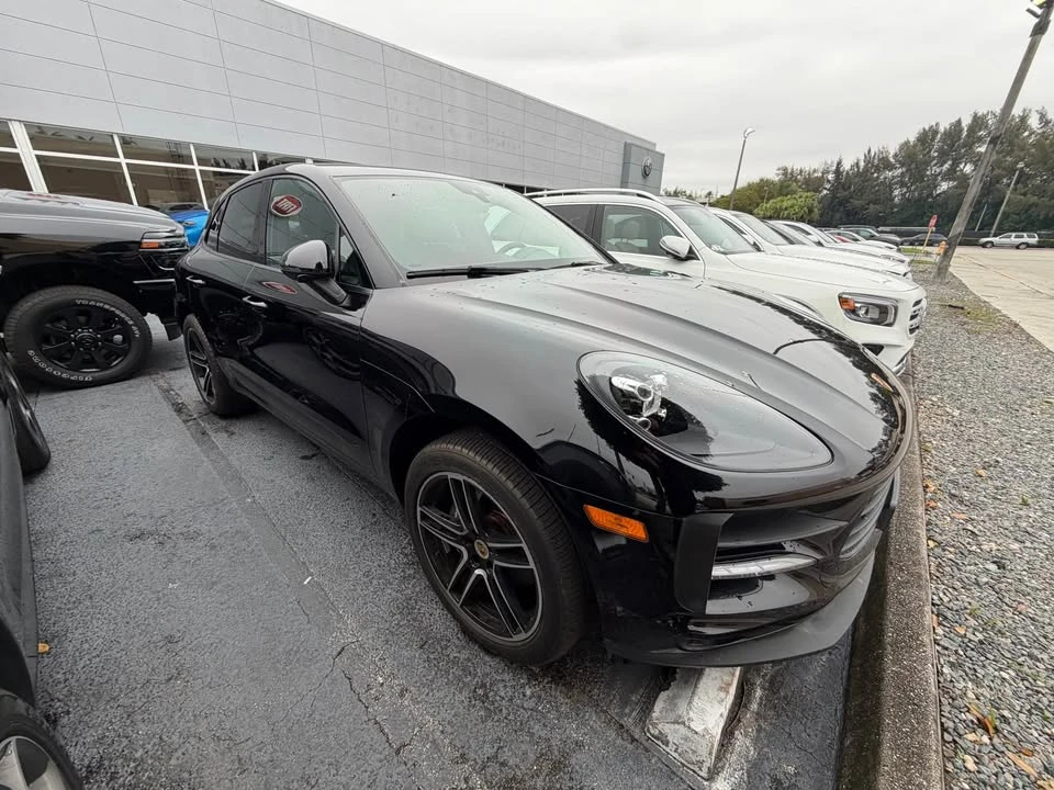 2021 Porsche Macan - Image 3 of 8