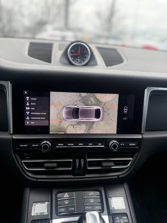 2021 Porsche Macan - Image 12 of 16