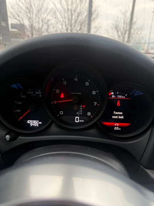 2021 Porsche Macan - Image 10 of 16