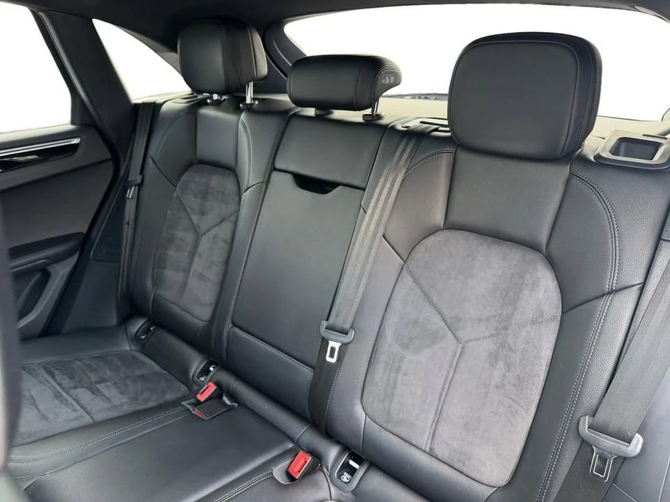 2021 Porsche Macan - Image 13 of 14