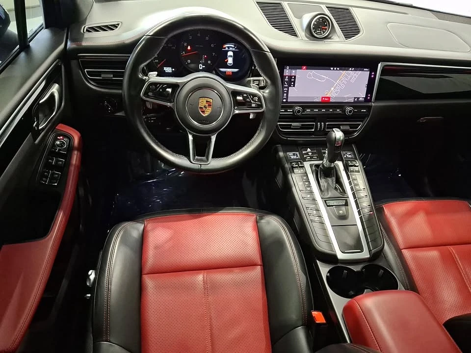 2021 Porsche Macan - Image 8 of 15