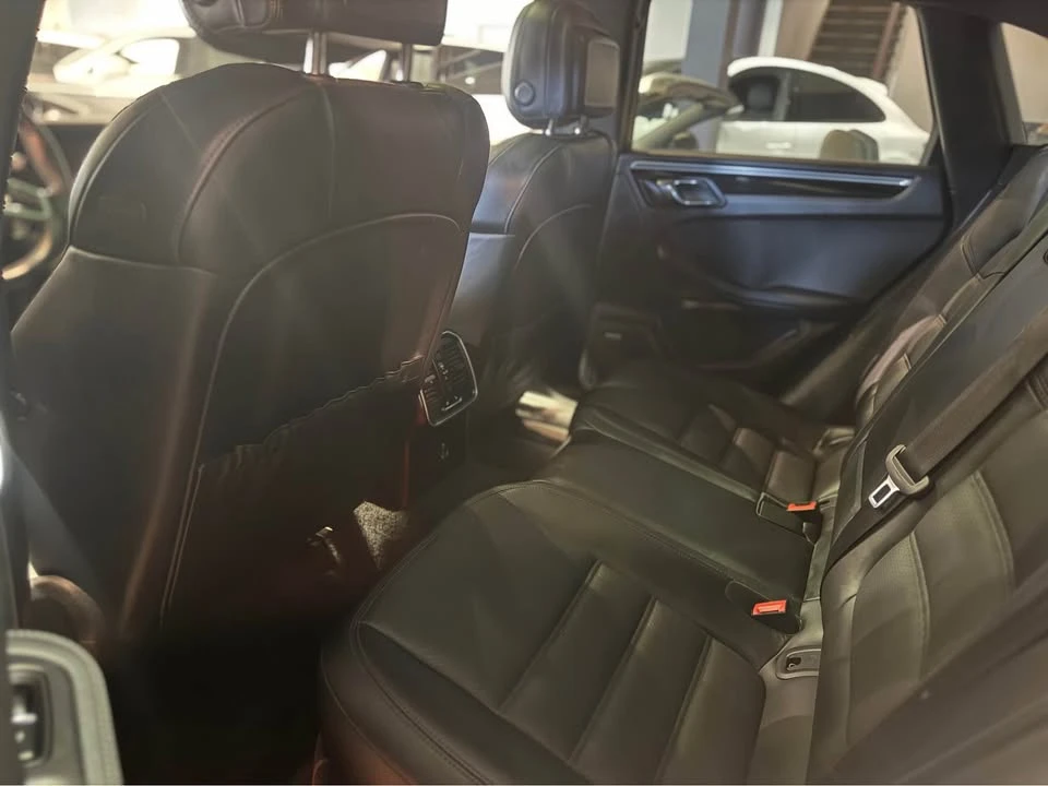 2021 Porsche Macan S - Image 8 of 10