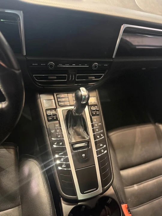 2021 Porsche Macan S - Image 7 of 10