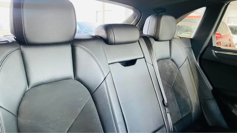 2021 Porsche Macan - Image 12 of 14