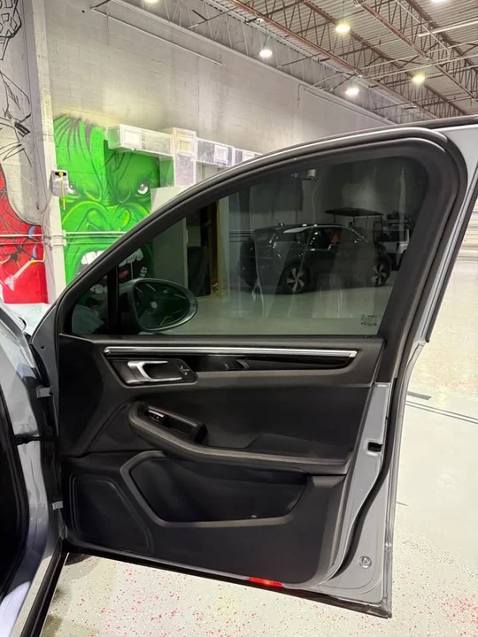 2021 Porsche Macan - Image 16 of 20